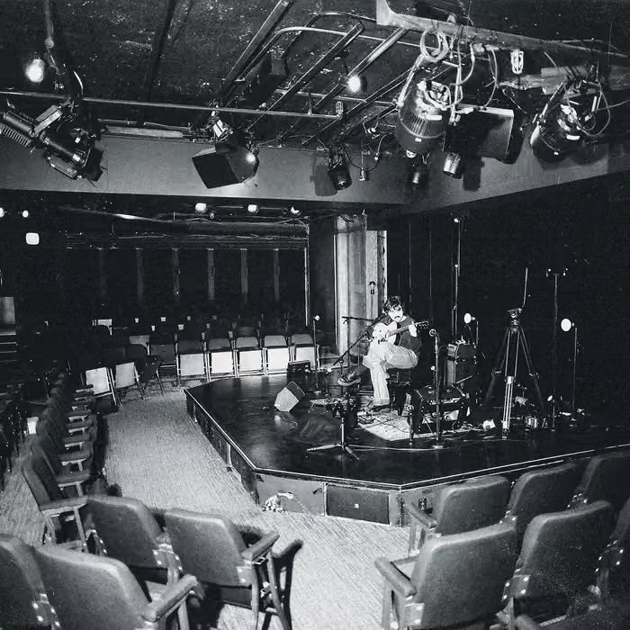 VELOURS VELOURS - Seul à la Salle Claude-Léveillée (Vinyle) PRÉCOMMANDE (18 septembre)