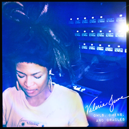 VALERIE JUNE - Owls, Omens, And Oracles (Vinyle)